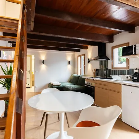 Maisonnette Avec Baignoire Balneo, Videoprojecteur Et Clim * Tarbes