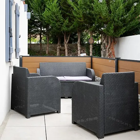 Maisonnette Avec Baignoire Balneo, Videoprojecteur Et Clim